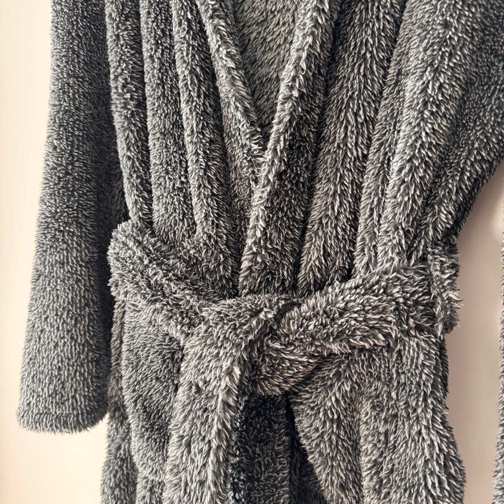 Fuzzy Robe - Picture 11 of 11
